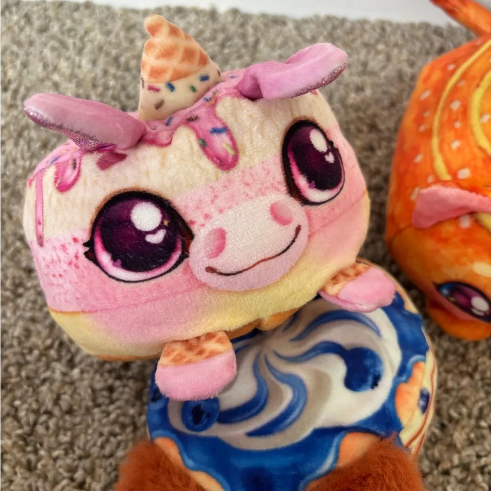 Cookeez Makery Freezy Cakez plushes - Picture 5 of 5